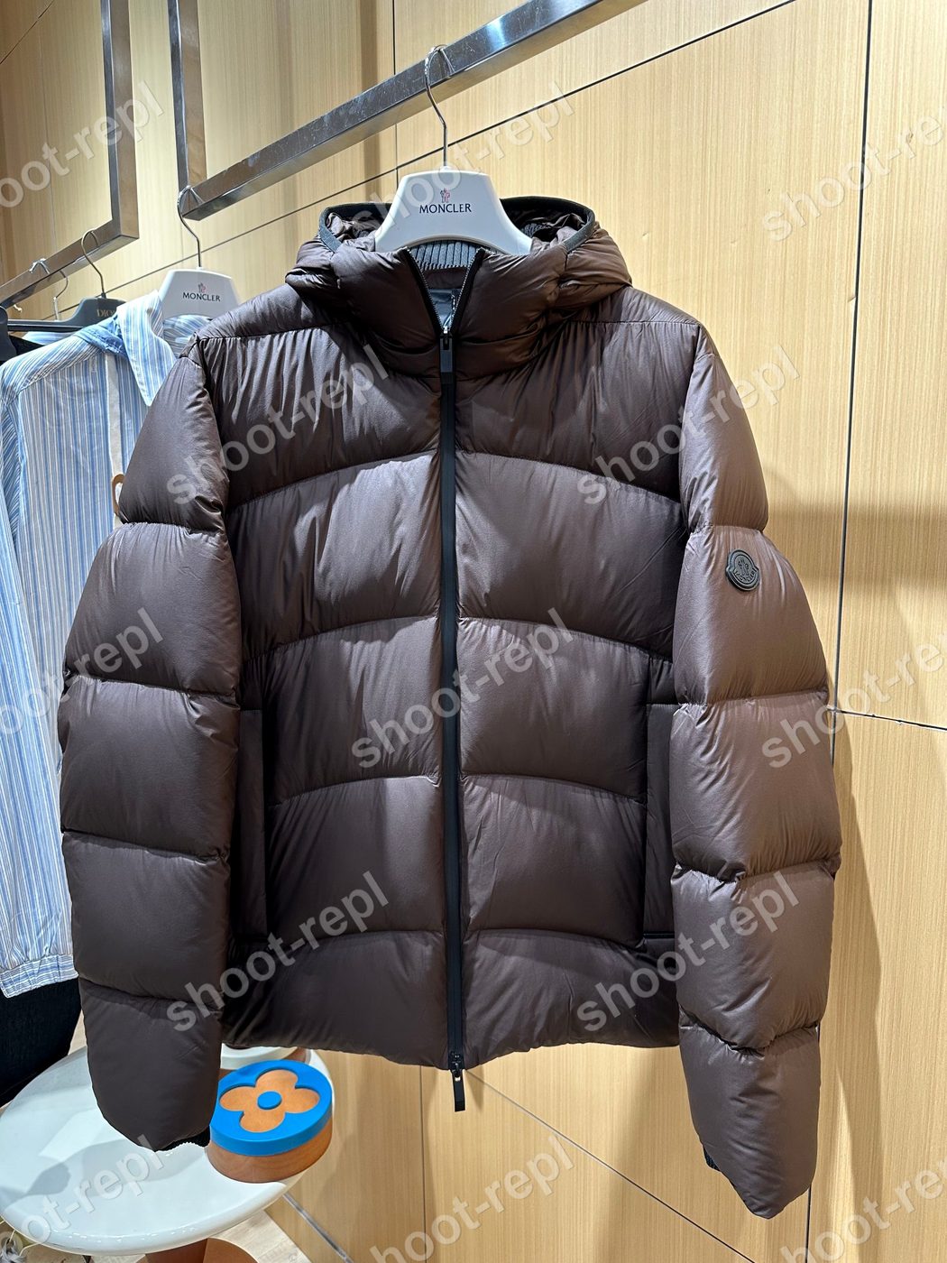 몽클레르 후드 쇼트 패딩 재킷 - 남자 패딩 레플리카 참고 이미지